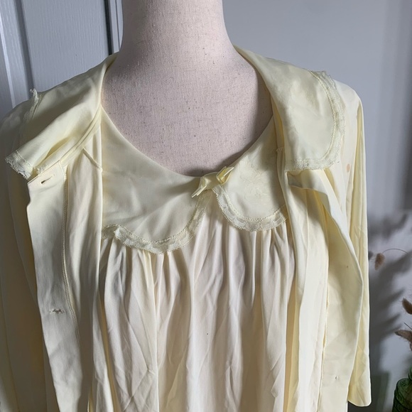 Shadowline pale yellow Nightgown set - Picture 2 of 15